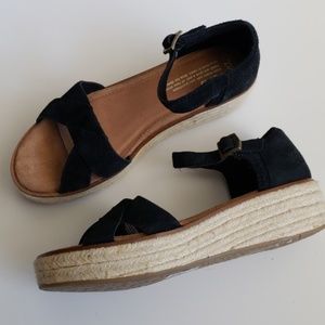TOMS WEDGE SANDALS